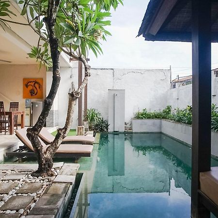 Queen Rose Villa & Spa Jimbaran Buitenkant foto