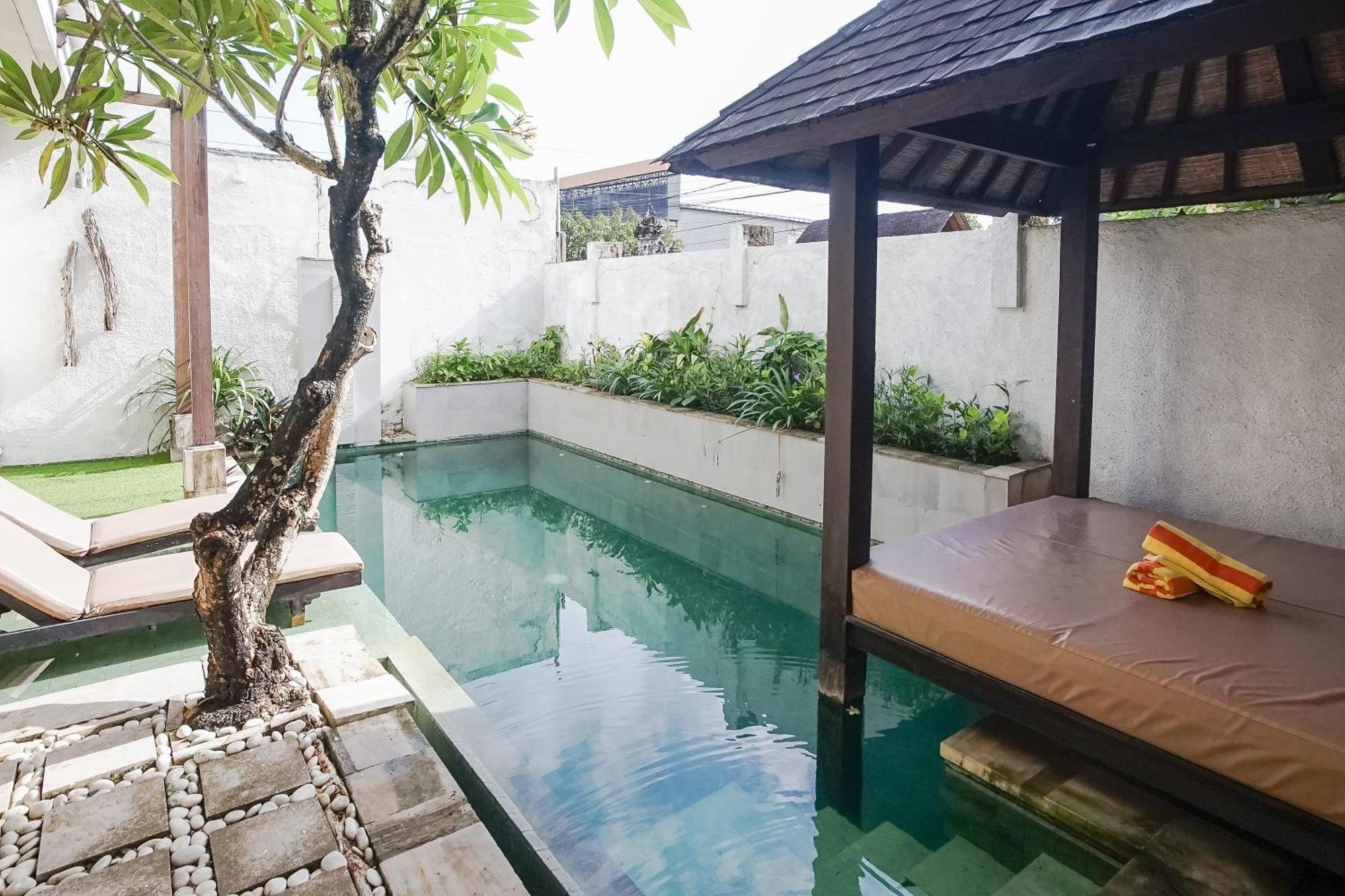 Queen Rose Villa & Spa Jimbaran Buitenkant foto