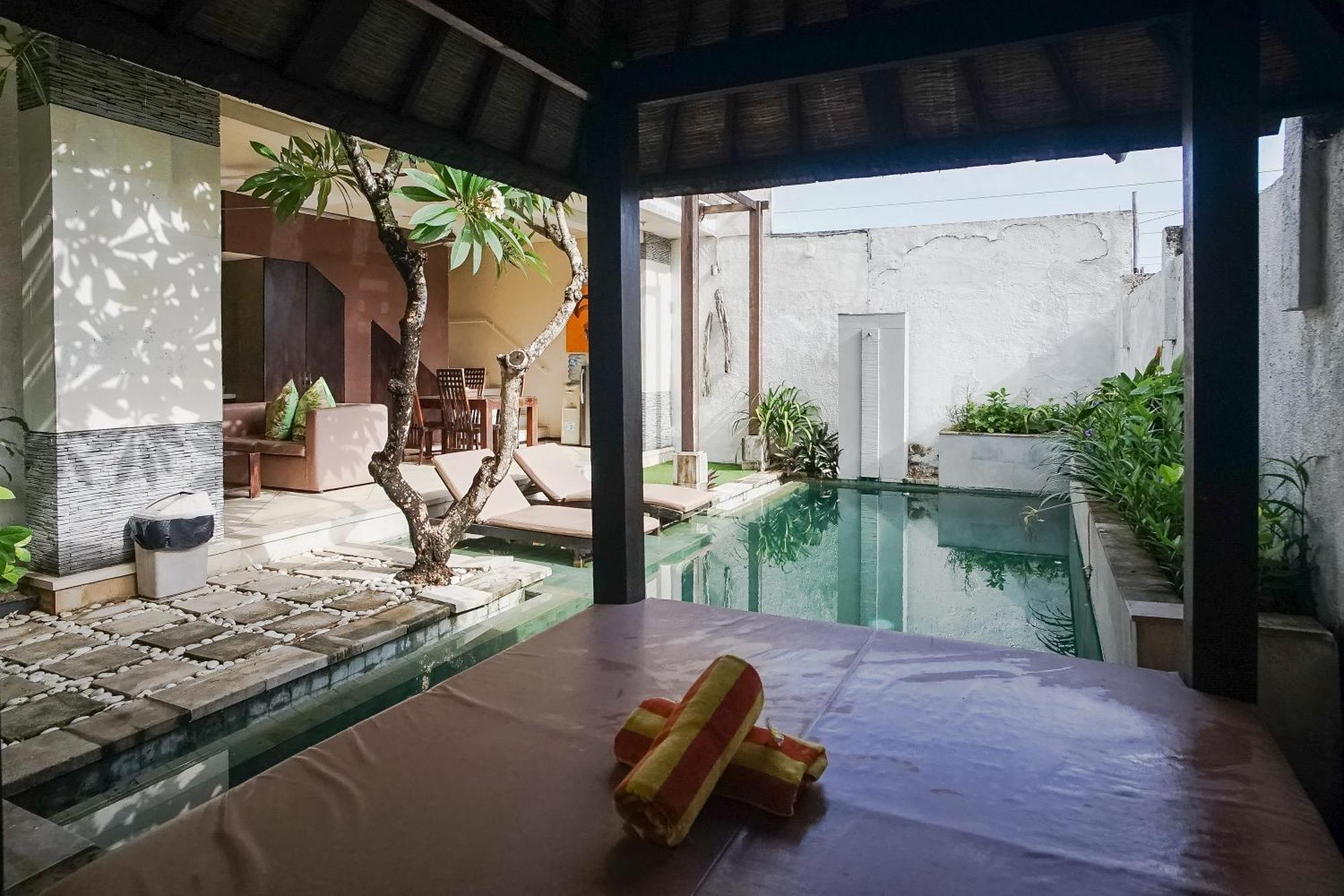 Queen Rose Villa & Spa Jimbaran Buitenkant foto