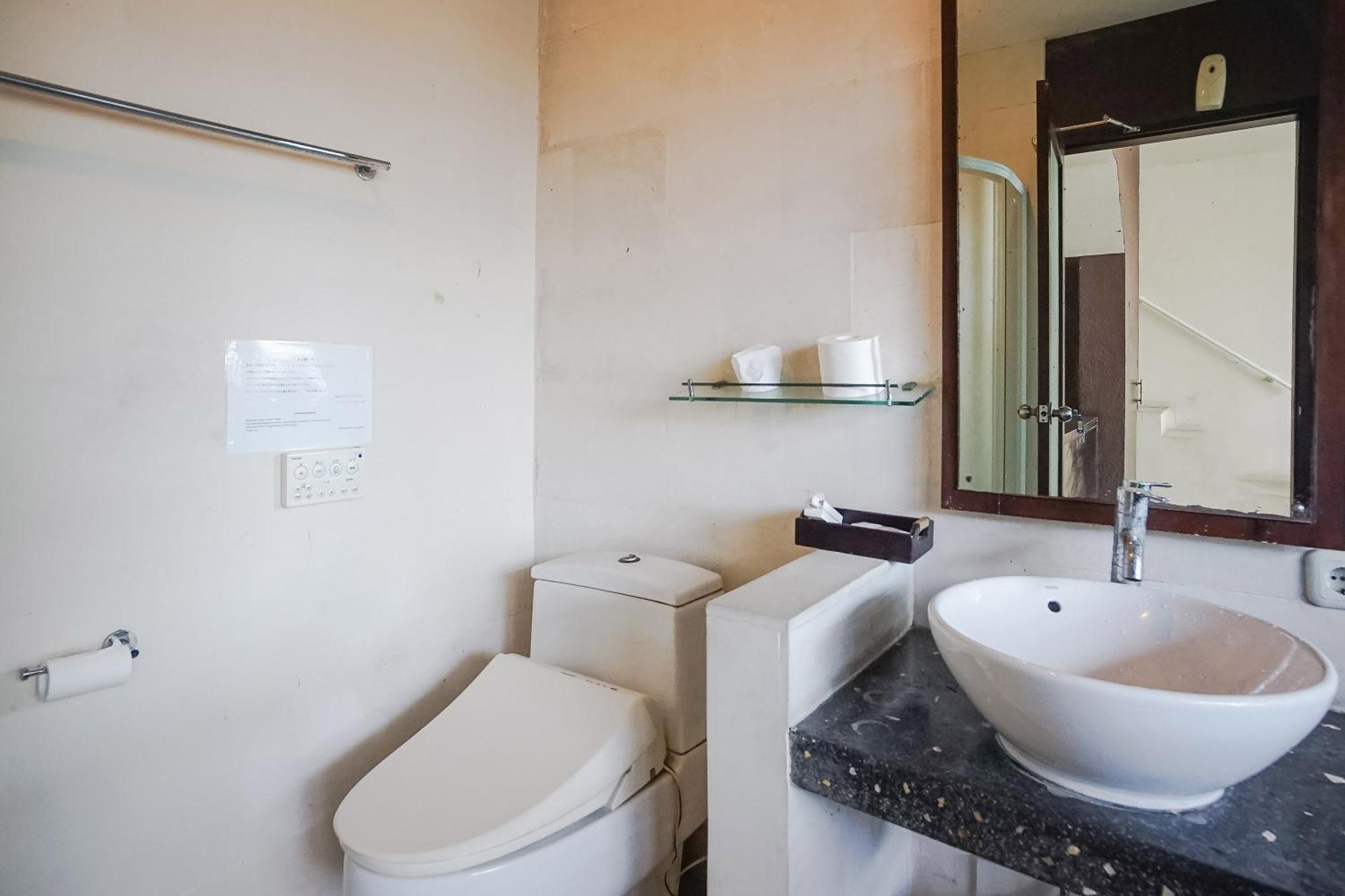 Queen Rose Villa & Spa Jimbaran Buitenkant foto