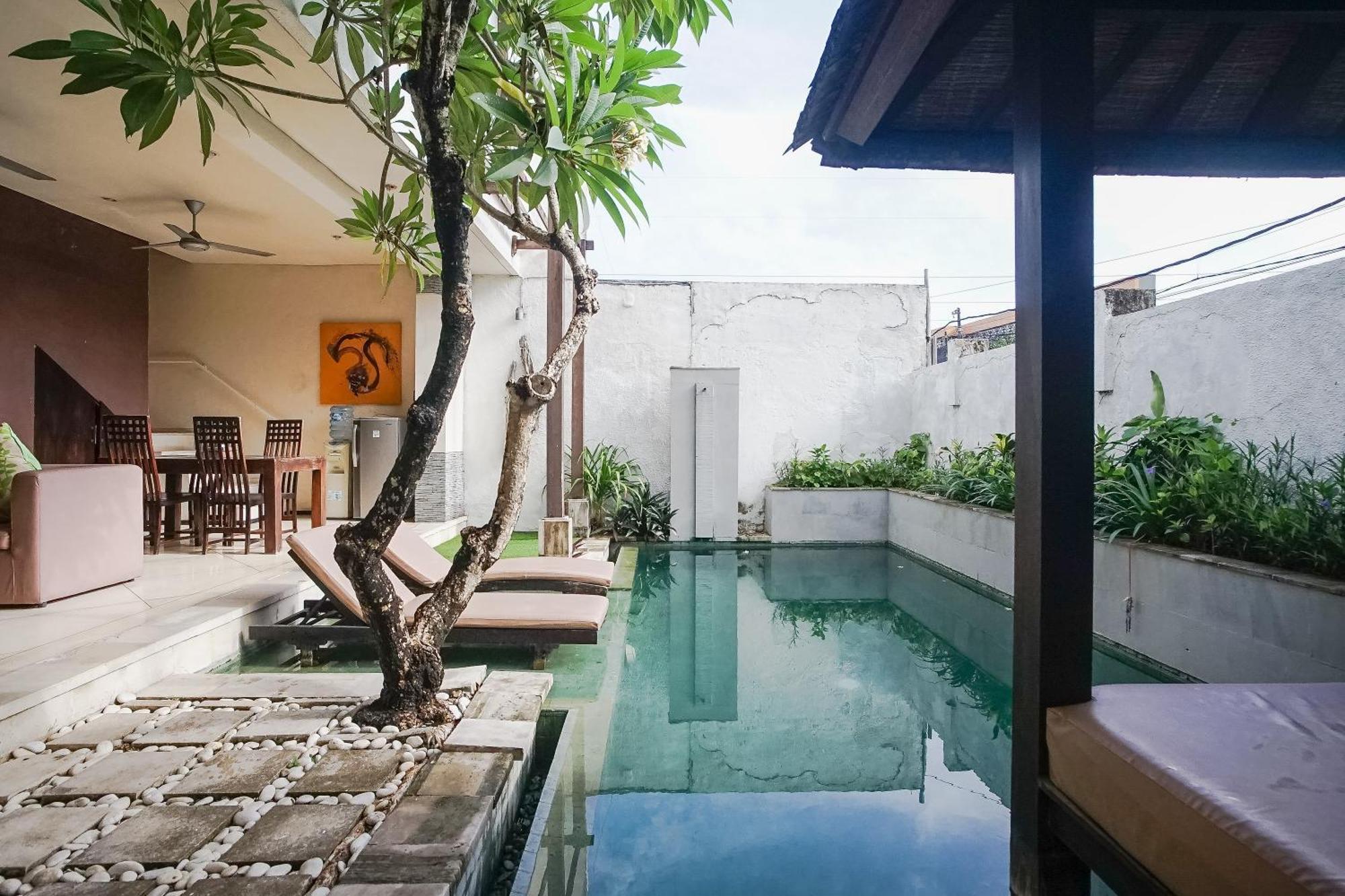 Queen Rose Villa & Spa Jimbaran Buitenkant foto