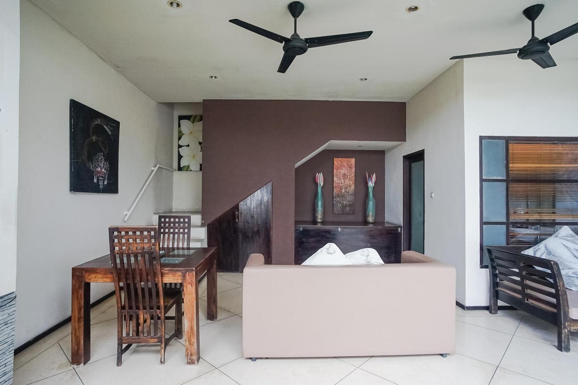 Queen Rose Villa & Spa Jimbaran Buitenkant foto