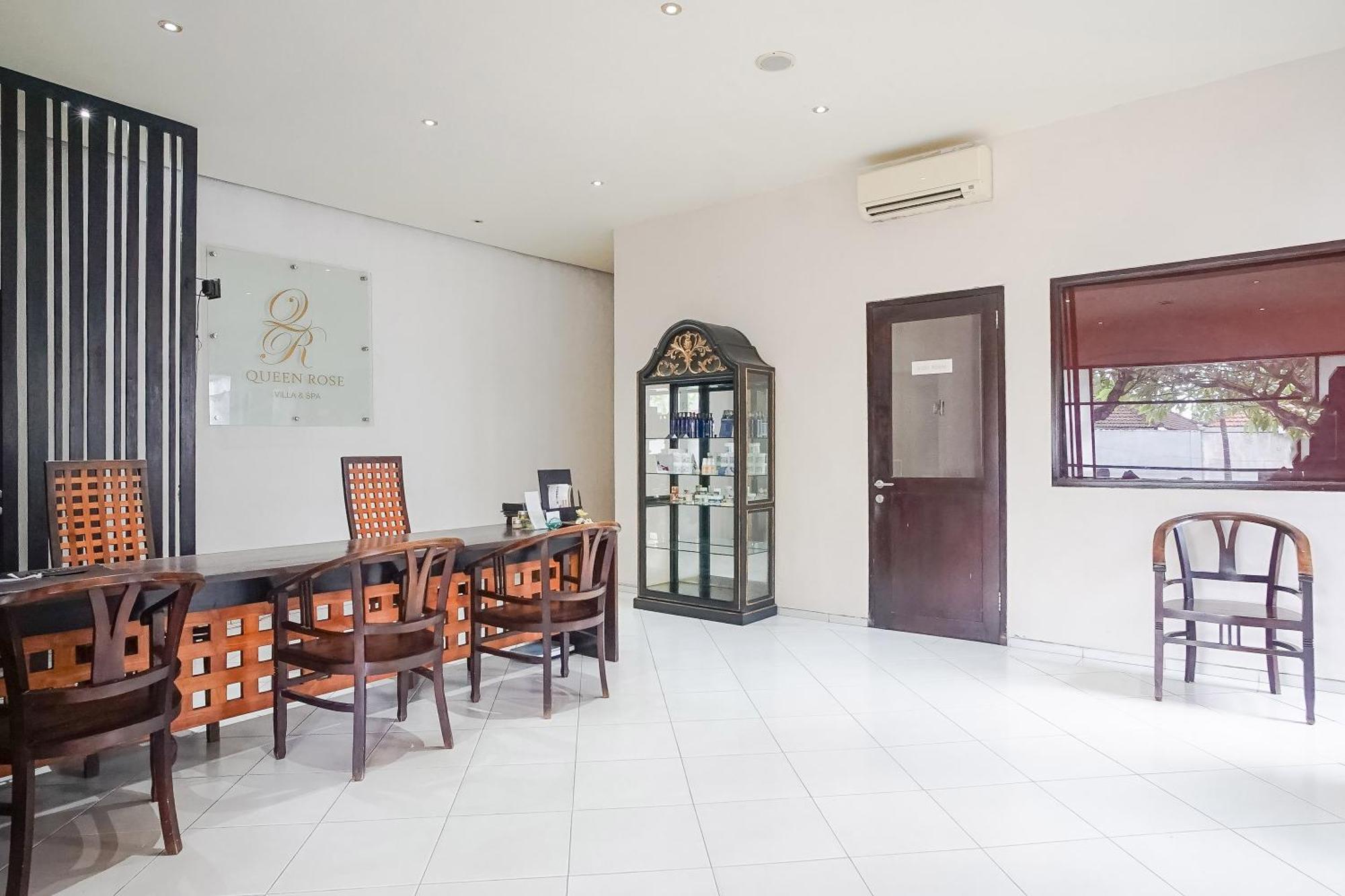 Queen Rose Villa & Spa Jimbaran Buitenkant foto