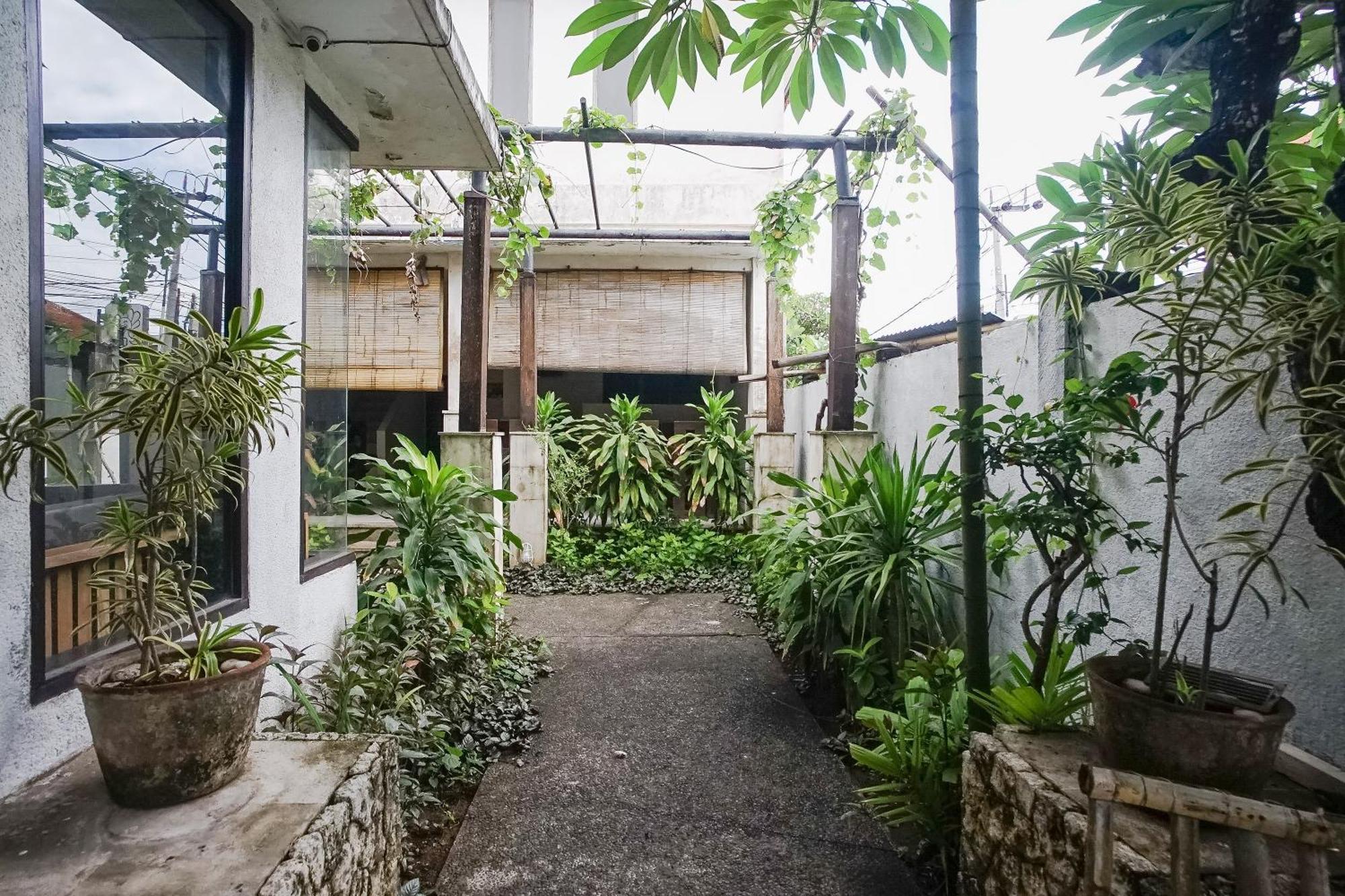 Queen Rose Villa & Spa Jimbaran Buitenkant foto
