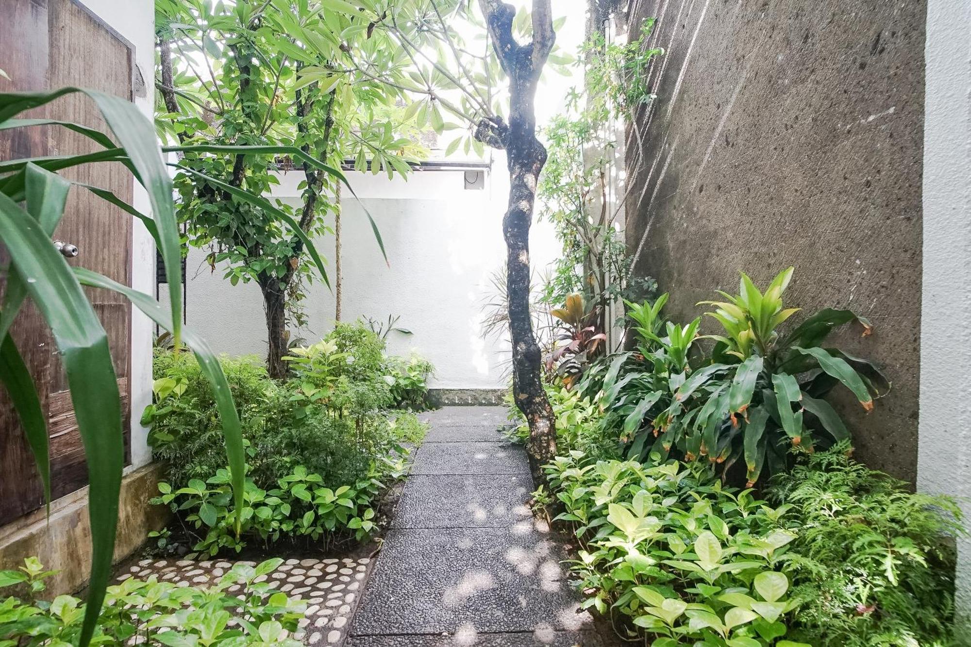 Queen Rose Villa & Spa Jimbaran Buitenkant foto